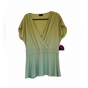 NWT women plus size 2X gemstone’s lights green top blouse shirt
